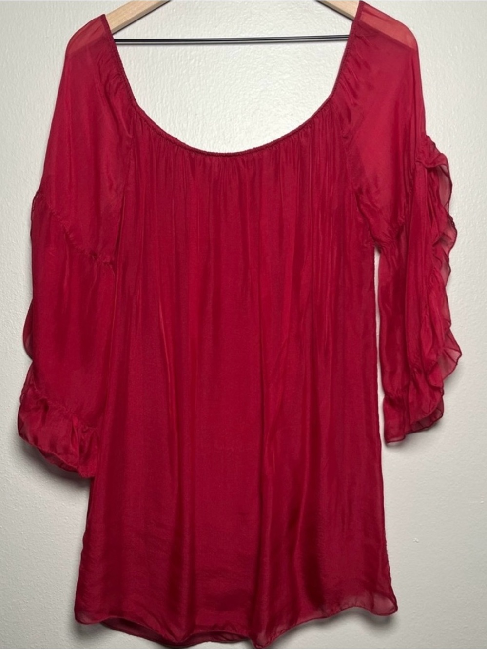 Sofia Women's silk red Off-Shoulder Blouse Made in Italy